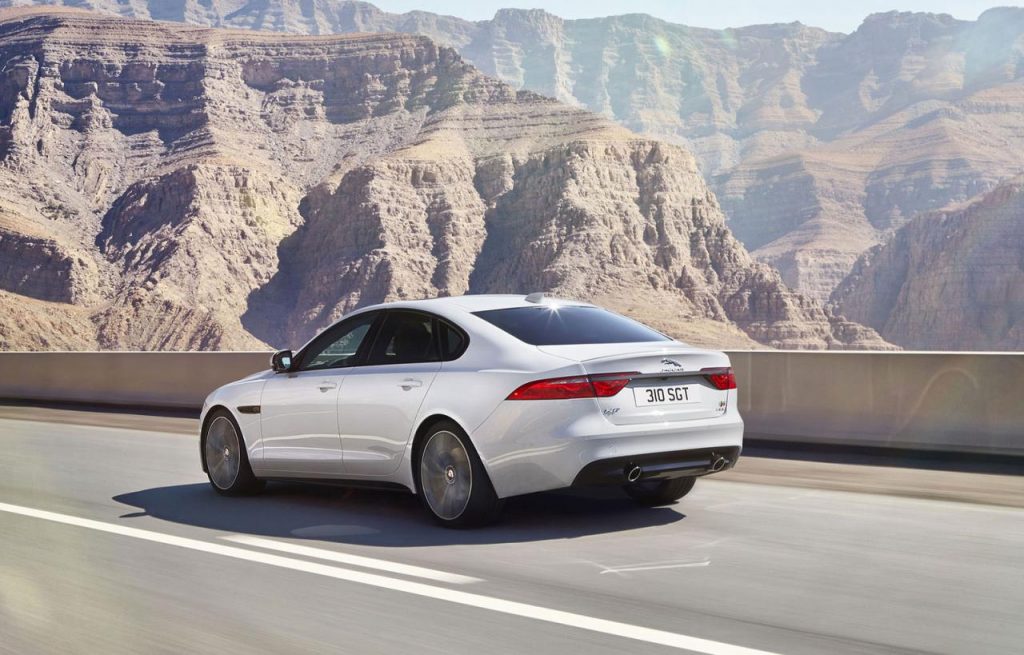 hd-new_york_2015_jaguar_xf_1-16