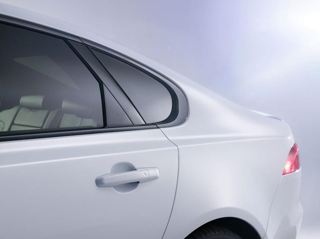 hd-new_york_2015_jaguar_xf_1-6