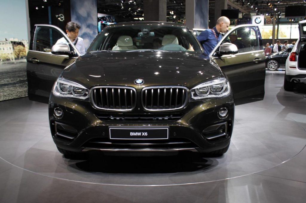 hd-paris_2014_live_bmw_x6_1-6