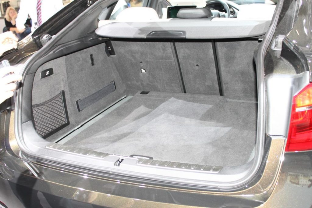 hd-paris_2014_live_bmw_x6_1-7