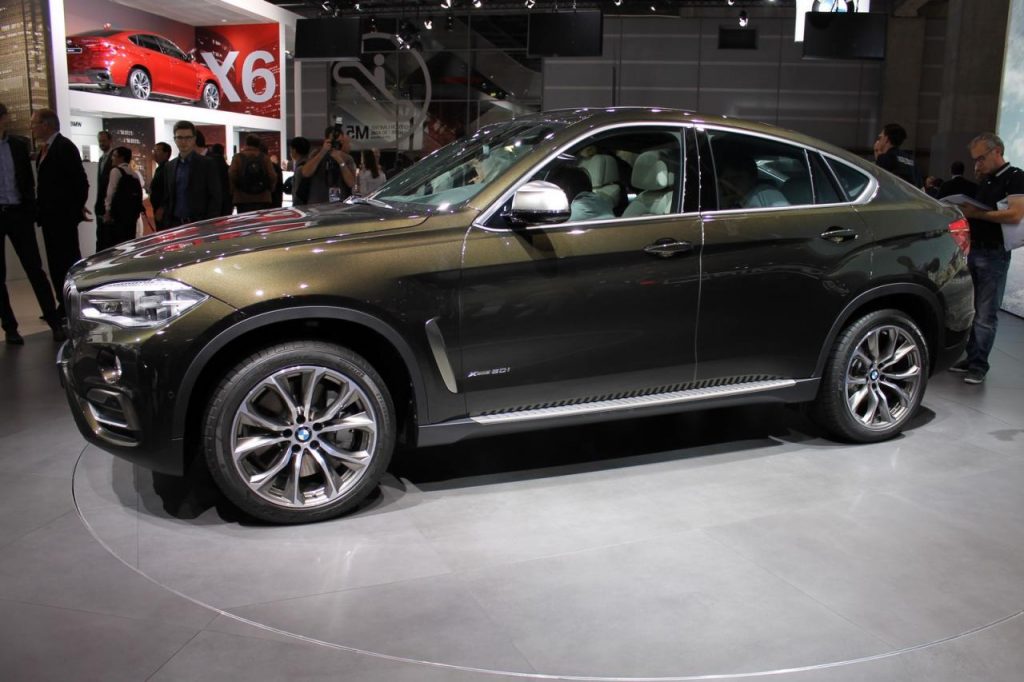 hd-paris_2014_live_bmw_x6_1-8