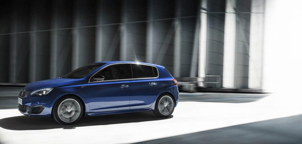 hd-paris_2014_peugeot_308_gt_1-15