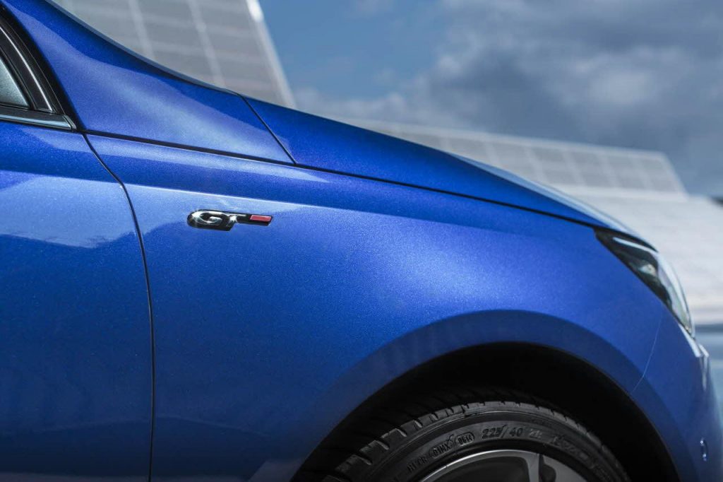 hd-paris_2014_peugeot_308_gt_1-18