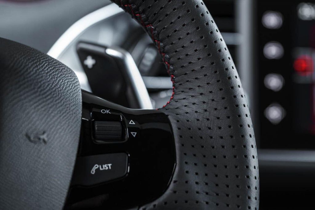 hd-paris_2014_peugeot_308_gt_1-35