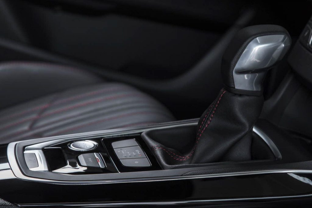 hd-paris_2014_peugeot_308_gt_1-39