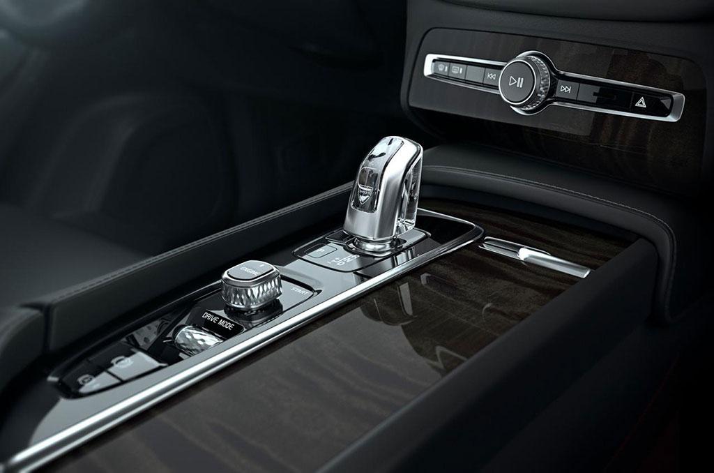 hd-paris_2014_volvo_xc90_1-11