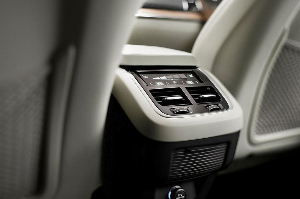 hd-paris_2014_volvo_xc90_1-5