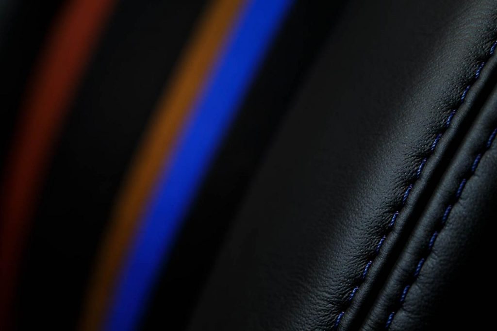 hd-paul_smith_et_le_land_rover_defender_1-10