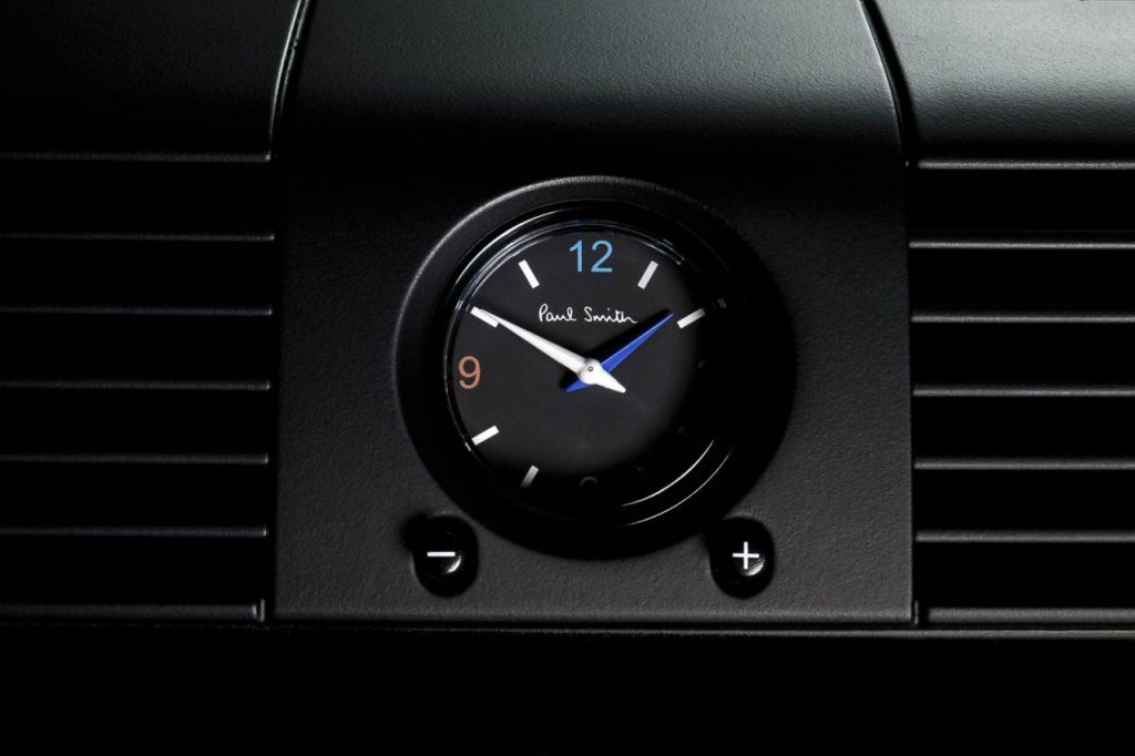 hd-paul_smith_et_le_land_rover_defender_1-13