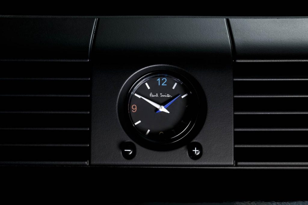 hd-paul_smith_et_le_land_rover_defender_1-14