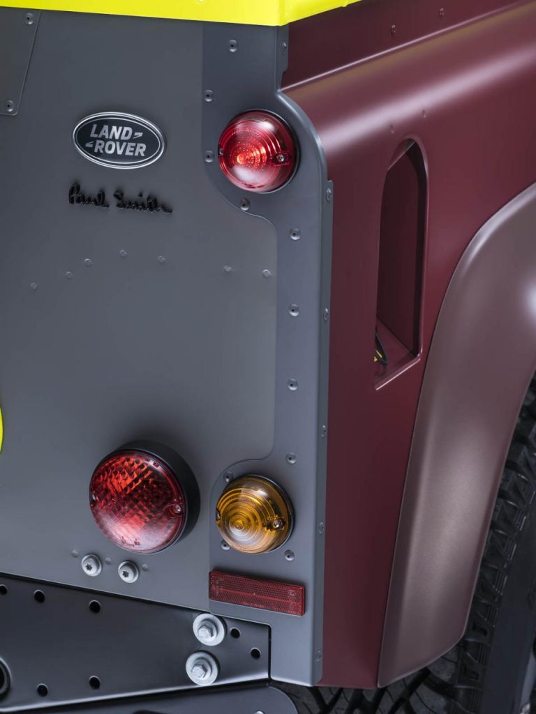 hd-paul_smith_et_le_land_rover_defender_1-2