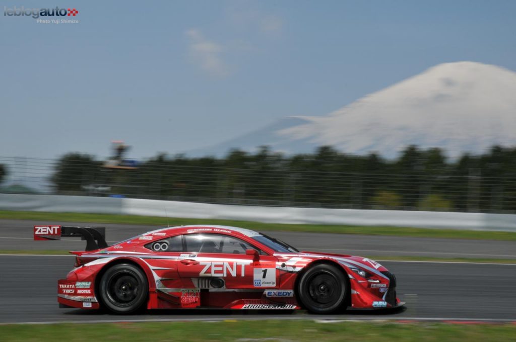 hd-super_gt_2014_2_oliveira_masuda_tiennent_bon_jusqu_au_bout_fuji_1-10