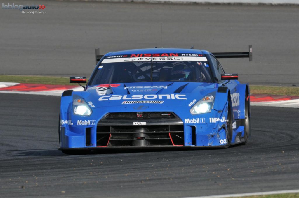 hd-super_gt_2014_2_oliveira_masuda_tiennent_bon_jusqu_au_bout_fuji_1-14