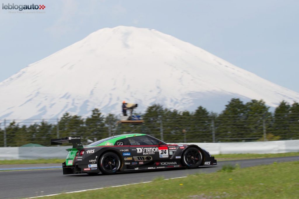hd-super_gt_2014_2_oliveira_masuda_tiennent_bon_jusqu_au_bout_fuji_1-18