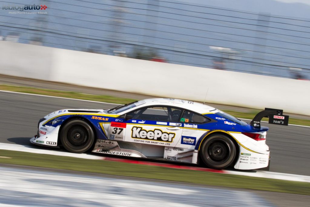 hd-super_gt_2014_2_oliveira_masuda_tiennent_bon_jusqu_au_bout_fuji_1-2