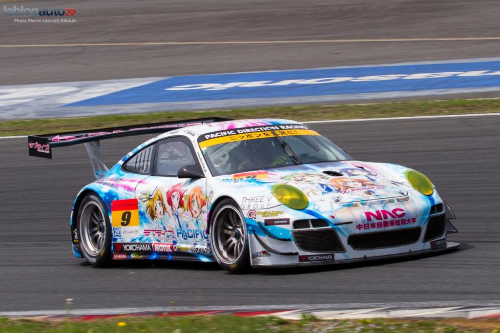 hd-super_gt_2014_2_oliveira_masuda_tiennent_bon_jusqu_au_bout_fuji_1-20