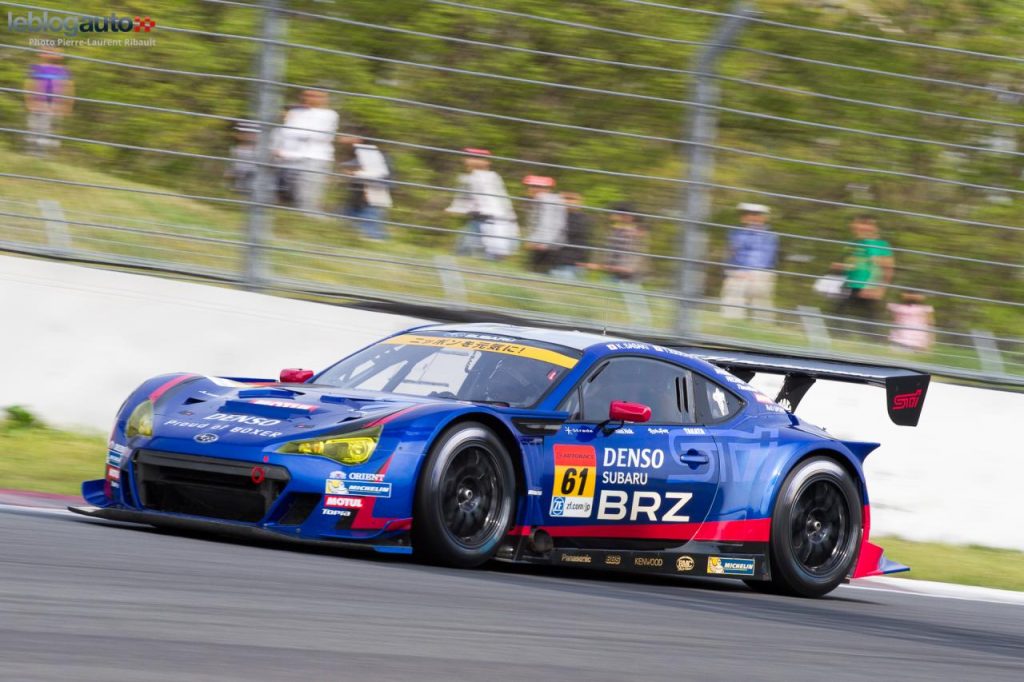 hd-super_gt_2014_2_oliveira_masuda_tiennent_bon_jusqu_au_bout_fuji_1-33