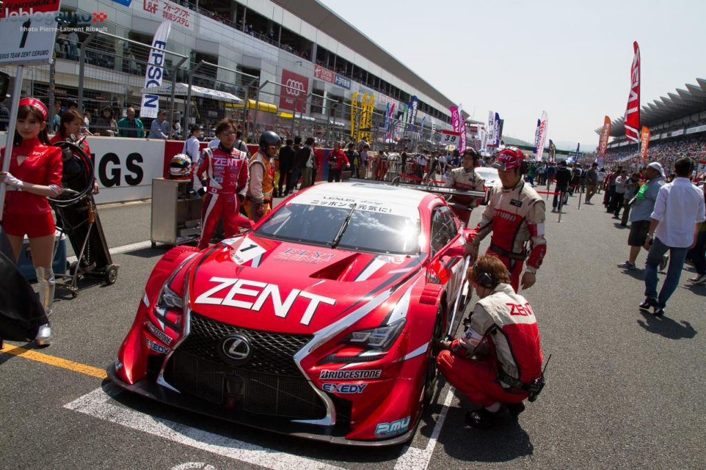 hd-super_gt_2014_2_oliveira_masuda_tiennent_bon_jusqu_au_bout_fuji_1-37