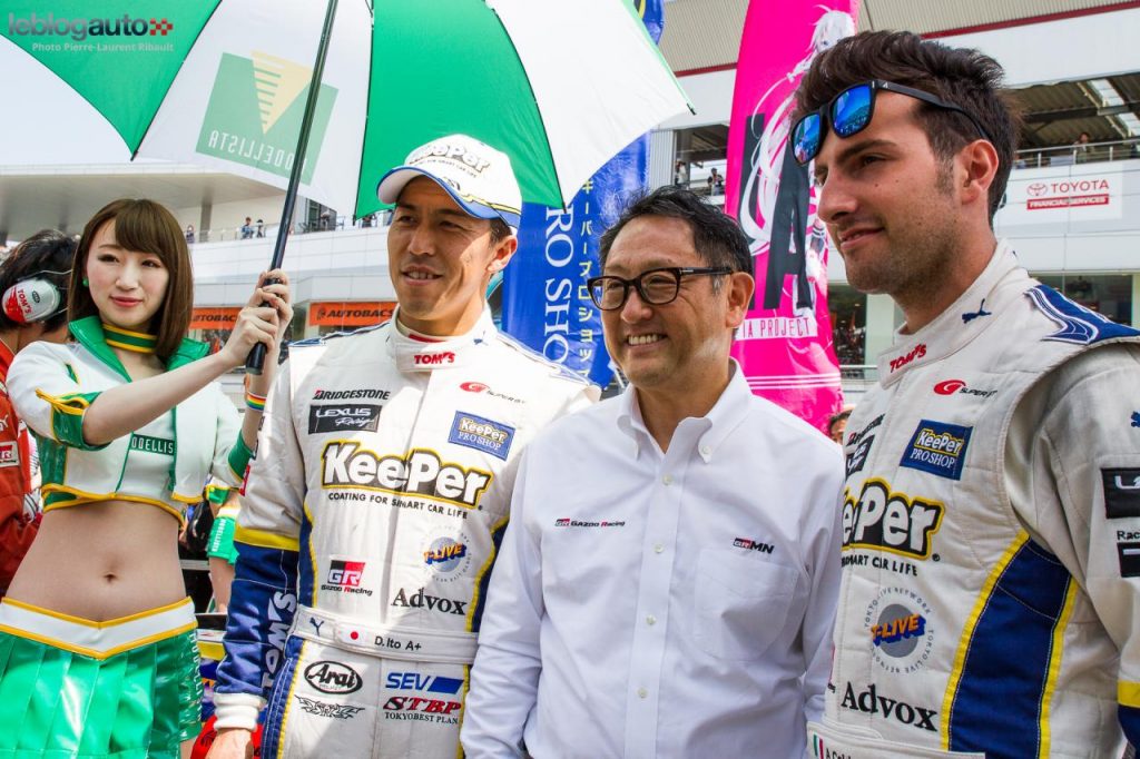 hd-super_gt_2014_2_oliveira_masuda_tiennent_bon_jusqu_au_bout_fuji_1-39