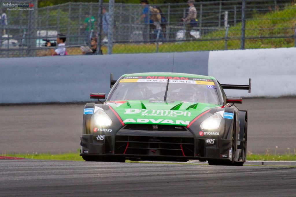 hd-super_gt_2015_2_carton_plein_pour_nissan_fuji_1-11