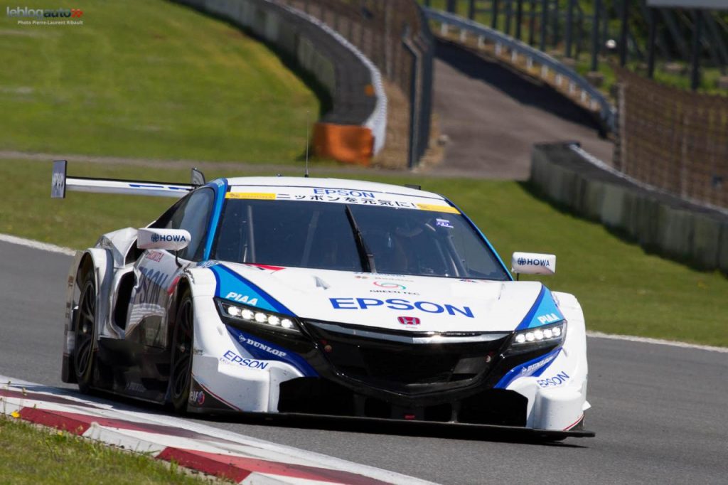 hd-super_gt_2015_2_carton_plein_pour_nissan_fuji_1-18