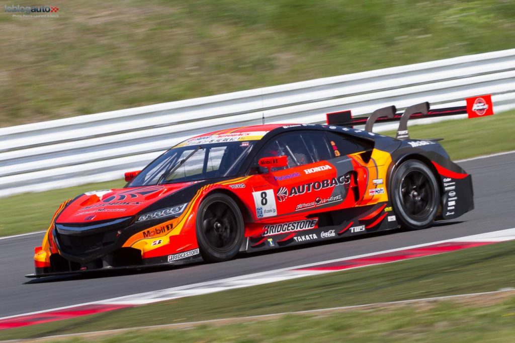 hd-super_gt_2015_2_carton_plein_pour_nissan_fuji_1-21