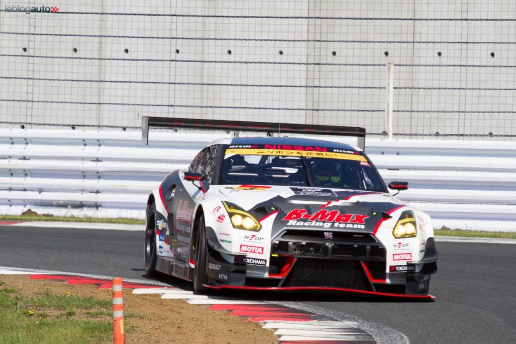 hd-super_gt_2015_2_carton_plein_pour_nissan_fuji_1-22