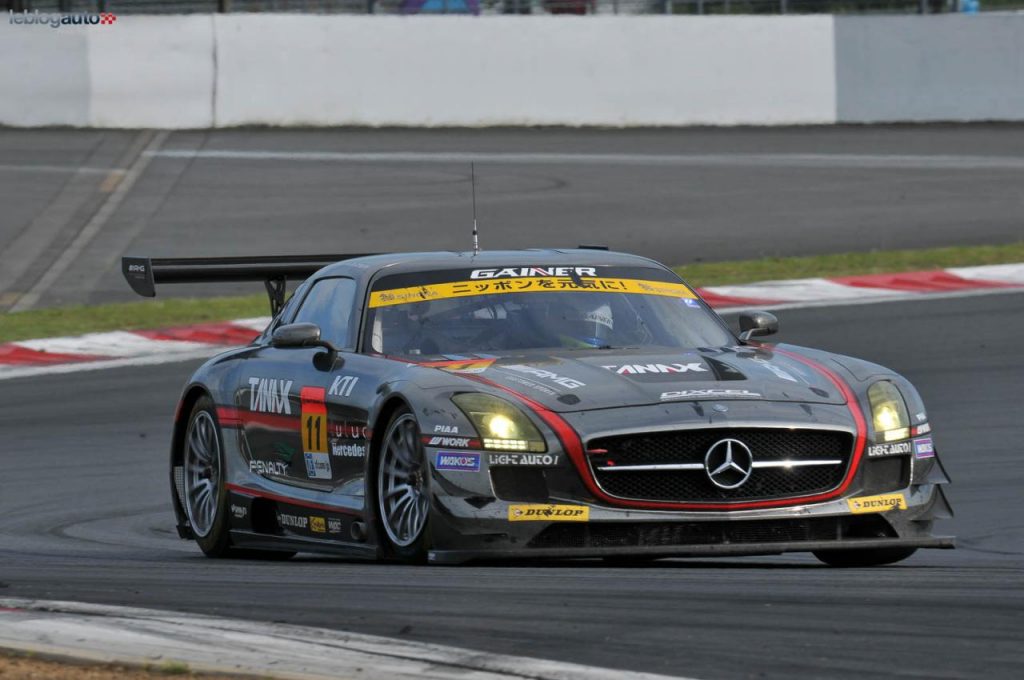 hd-super_gt_2015_2_carton_plein_pour_nissan_fuji_1-29