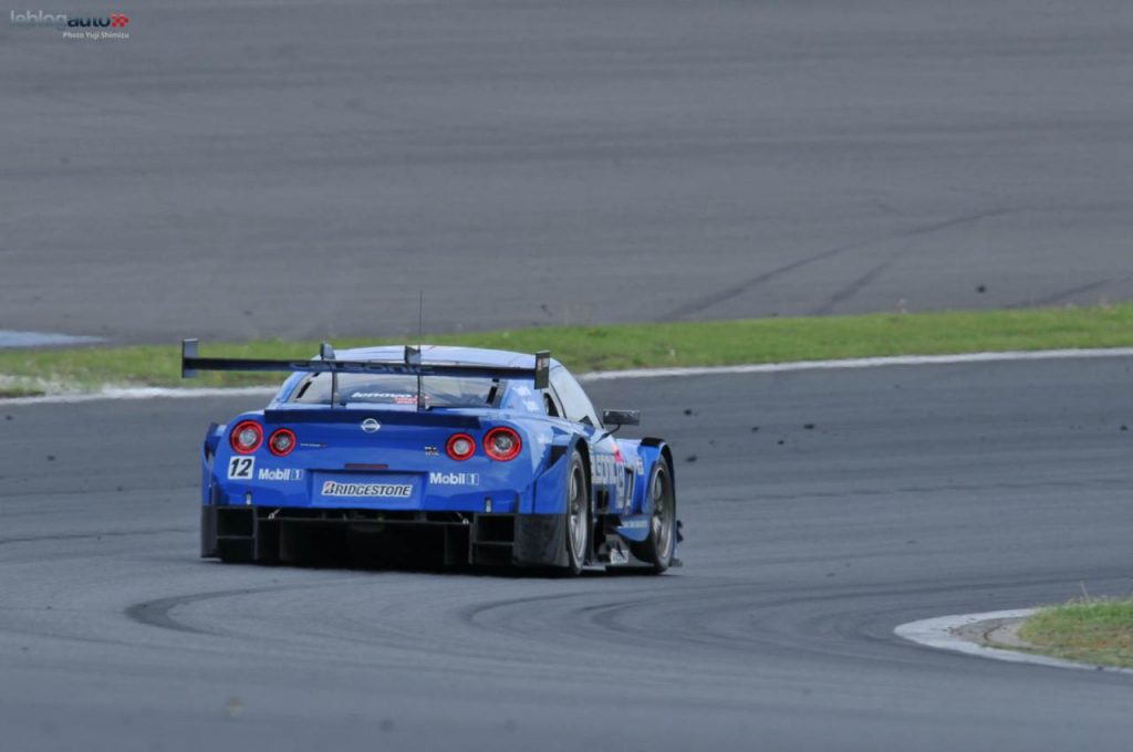 hd-super_gt_2015_2_carton_plein_pour_nissan_fuji_1-30