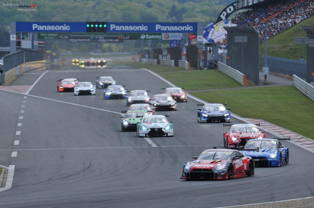 hd-super_gt_2015_2_carton_plein_pour_nissan_fuji_1-31