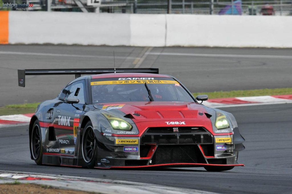 hd-super_gt_2015_2_carton_plein_pour_nissan_fuji_1-33