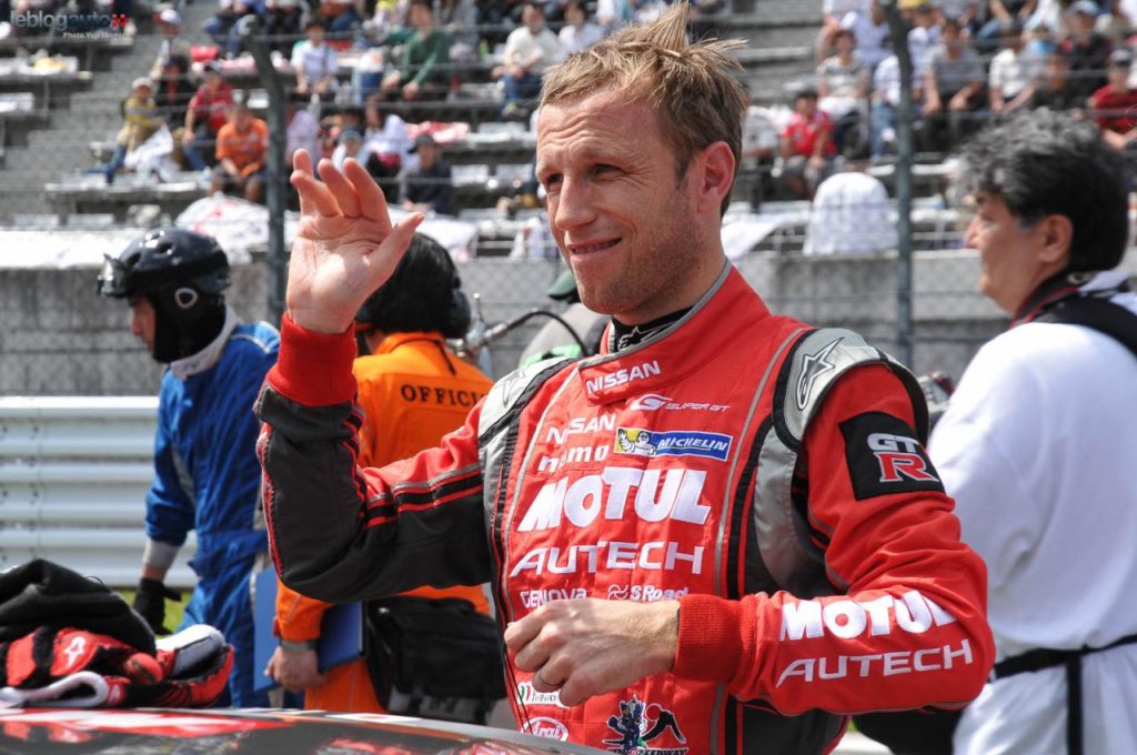 hd-super_gt_2015_2_carton_plein_pour_nissan_fuji_1-4