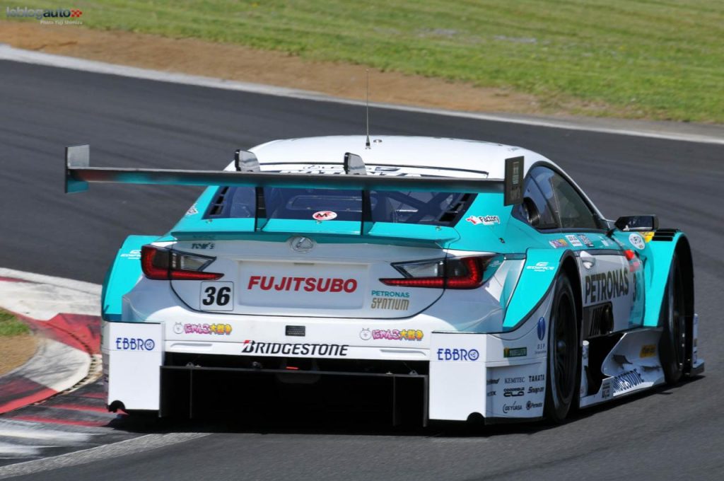 hd-super_gt_2015_2_carton_plein_pour_nissan_fuji_1-7