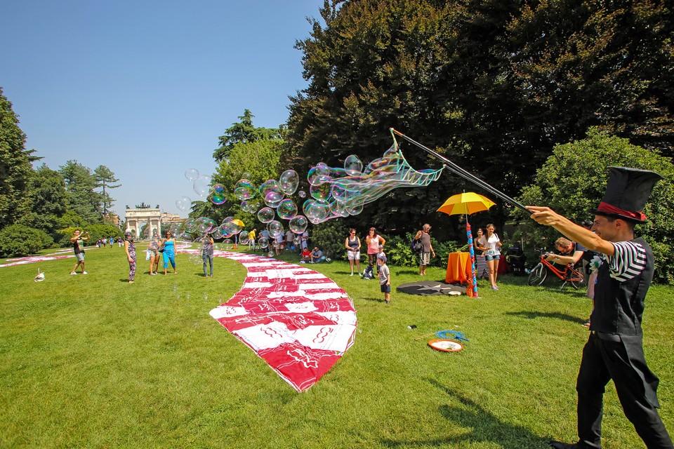 hd-un_record_de_voiture_humaine_pour_la_fiat_500_1-6