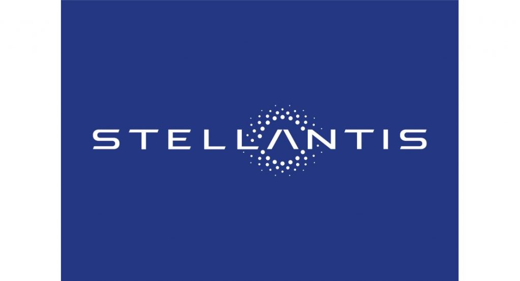 Stellantis enfin de la communication de crise ? Le logo du groupe automobile Stellantis