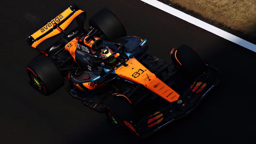 F1 Chine 2025 : Piastri 1re pole position ! Oscar Piastri dans sa McLaren lors de la qualification du Grand Prix de Chine 2025 à Shanghai.