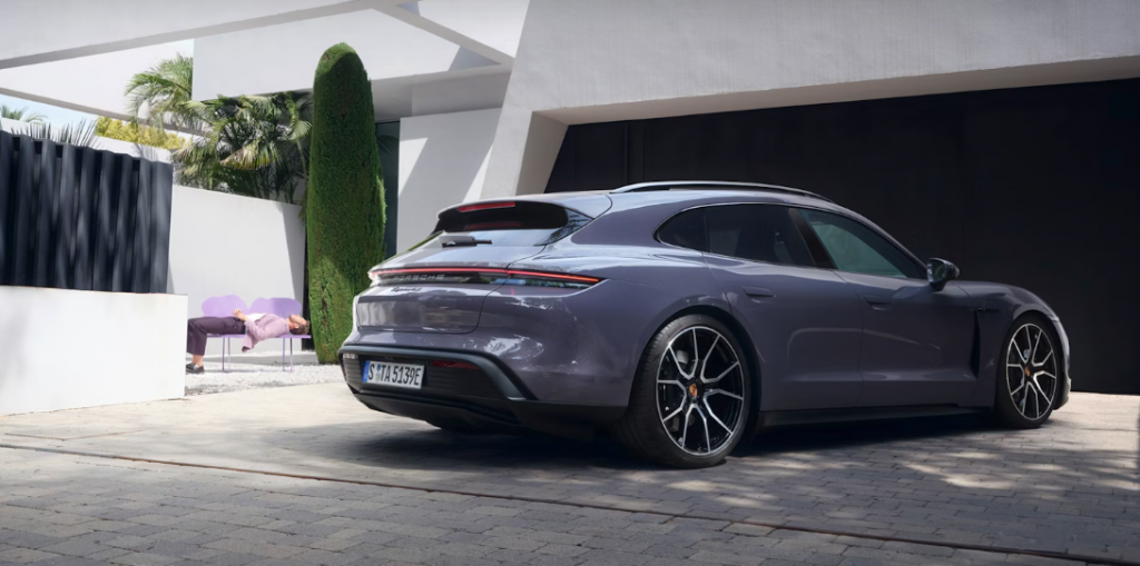 Porsche et l’électrique, pari raté : une stratégie qui coûte cher