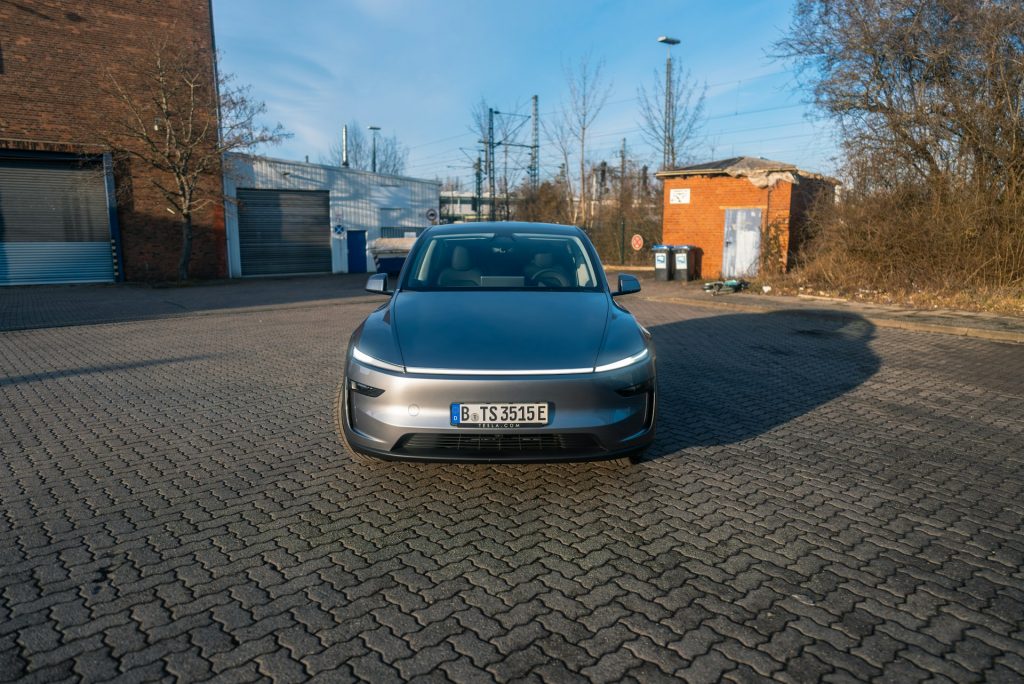 Tesla truque-t-il les compteurs kilométriques ? Le nouveau Tesla Model Y Juniper