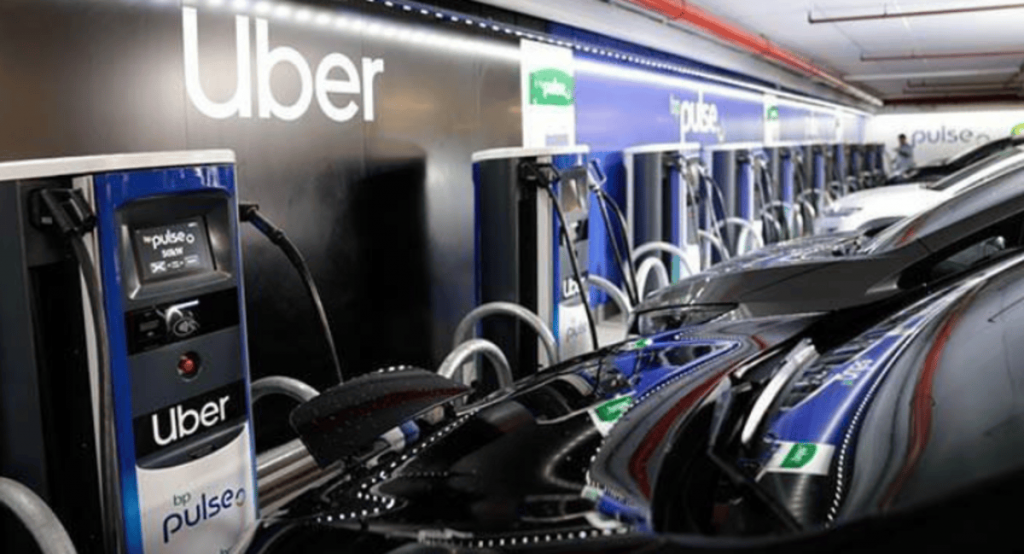 Uber fait face au vrai frein à l’électrique : la recharge, plus que le prix des véhicules