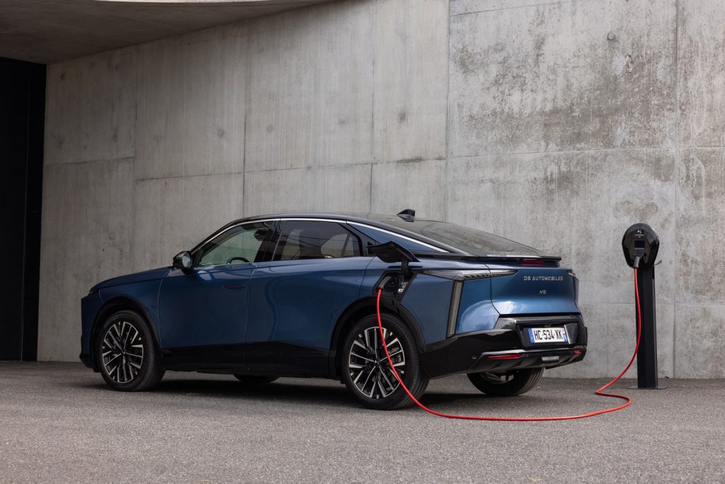 DS N°8 E-Tense 245 Pallas