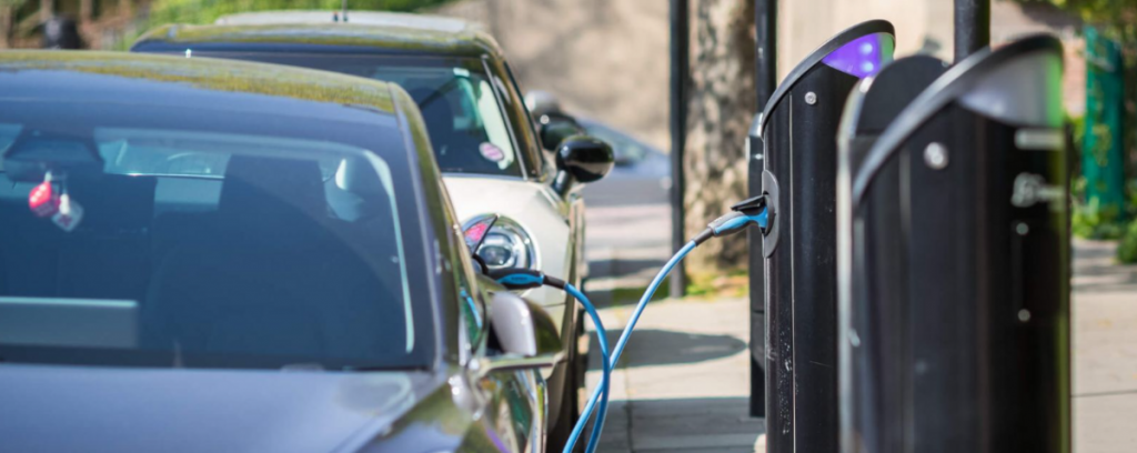 Le Royaume-Uni relance les subventions pour véhicules électriques : jusqu’à 4 400 € d’aide à l’achat