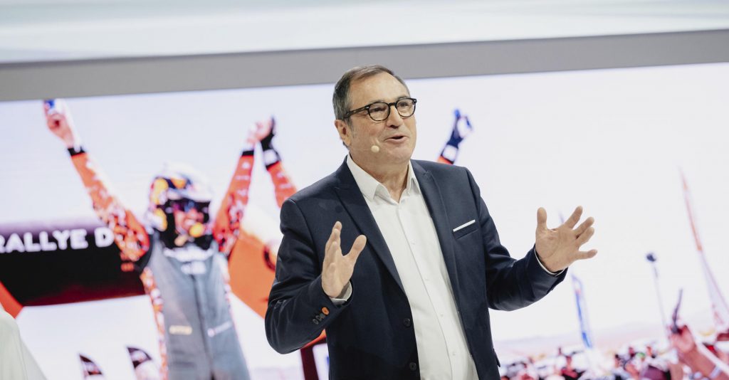 Coupé dans son élan, Denis Le Vot va quitter Renault