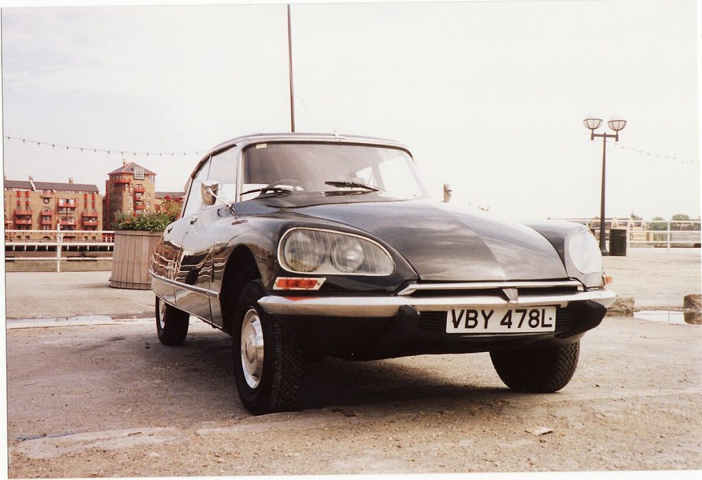 (C) ZidaneHartono - CC BY SA 4.0 (C) ZidaneHartono - CC BY SA 4.0