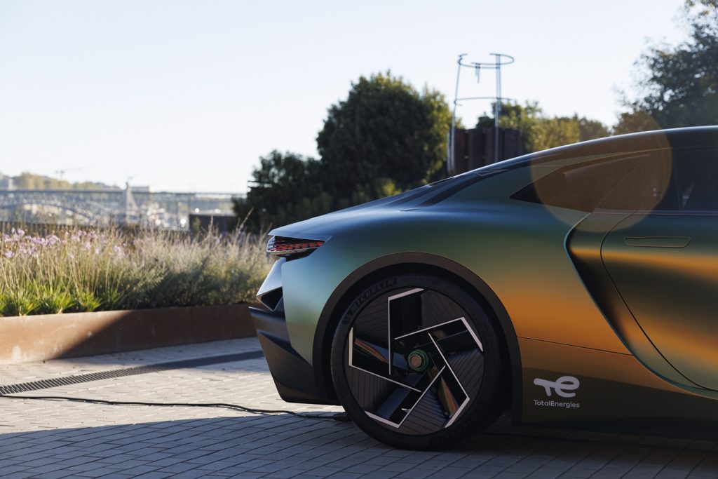 DS E-Tense Performance