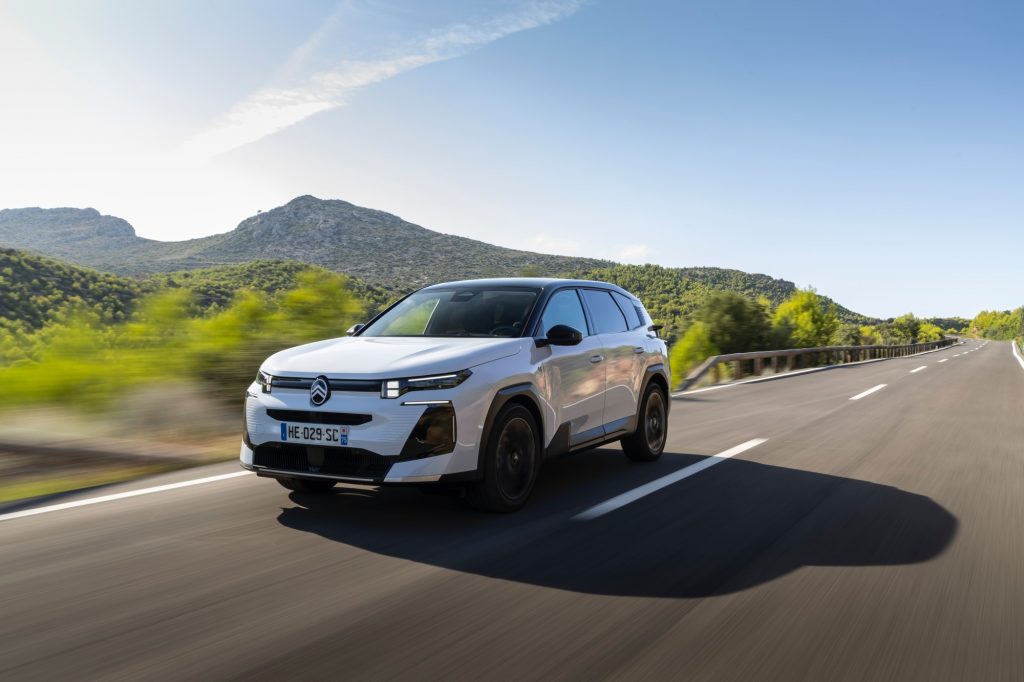 C5-Aircross-PHEV-001