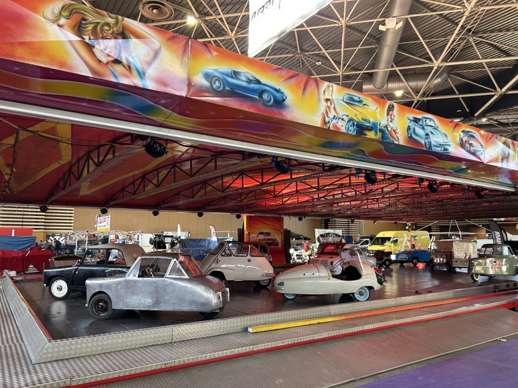 Epoquauto, le grand man&egrave;ge de l'automobile ancienne