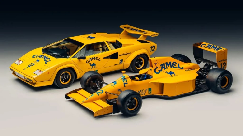 Lotus F1 V12 et Lamborghini Countach : ces deux livrées Camel sont à vendre !