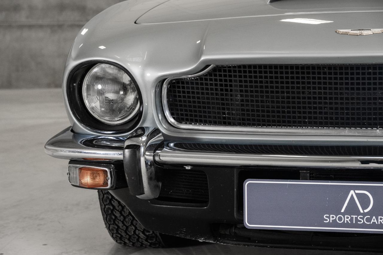 Cette rare Aston Martin V8 de 1977 totalement restaurée est actuellement à vendre