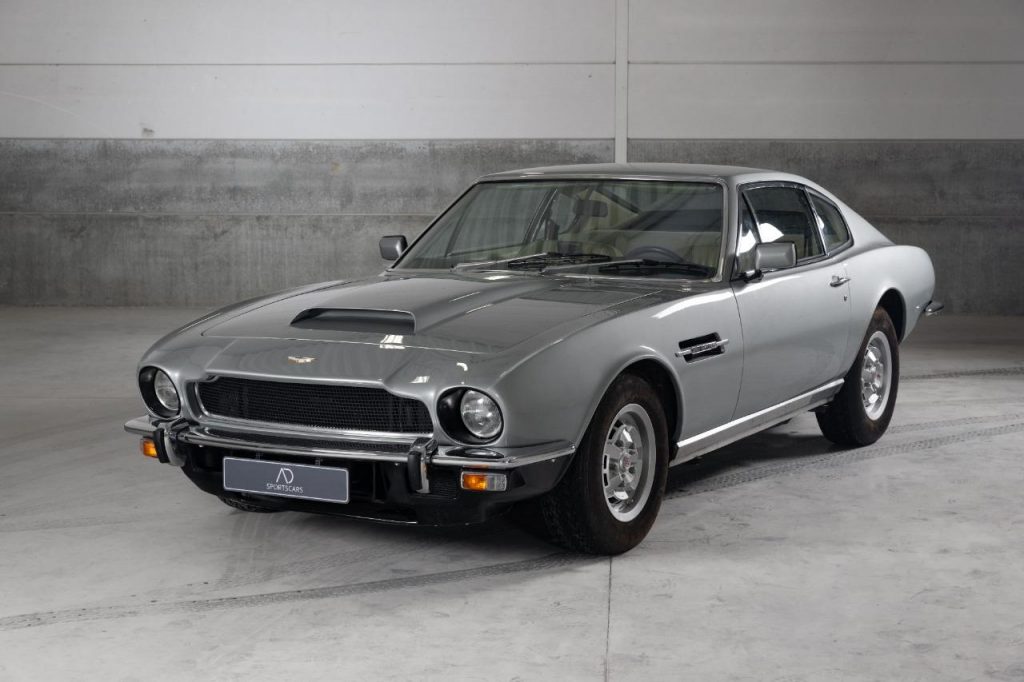 Cette rare Aston Martin V8 de 1977 totalement restaur&eacute;e est actuellement &agrave; vendre