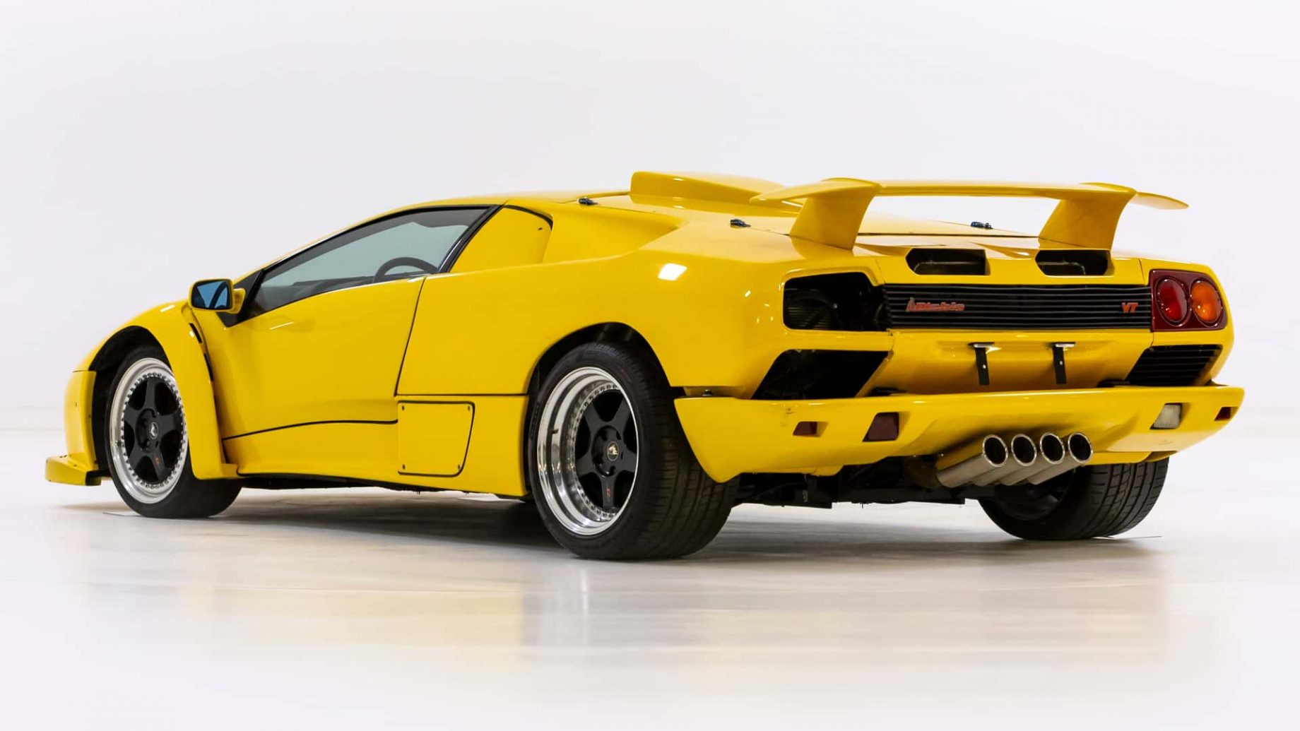 Ce myst&eacute;rieux Lamborghini Diablo cachait le tout premier moteur W16 de la Bugatti Veyron